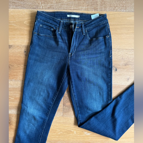 Levi’s 311 Mid Rise Skinny size 8 - Picture 3 of 8